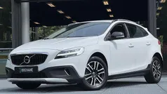 Wit Gebruikt 2018 Volvo V40 CC Stationwagen | € 19.395 (Goede deal)