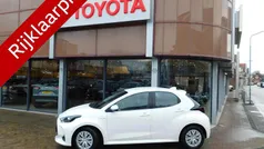 Gebruikt 2021 Toyota Yaris Hybrid Active Hatchback | € 20.600 (Eerlijke prijs)