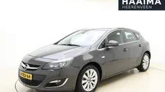 Grijs Gebruikt 2014 Opel Astra Cosmo Hatchback | € 9.945 (Eerlijke prijs)