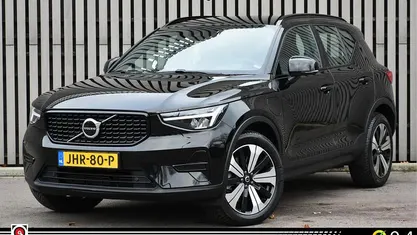 Zwart Gebruikt 2023 Volvo XC40 Inscription SUV | € 34.895 (Eerlijke prijs)