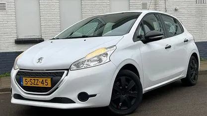 Occasion 2013 Peugeot 208 Access Hatchback | € 1.750 (Super prijs)