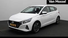 Licht wit Gebruikt 2024 Hyundai i20 Comfort Hatchback | € 19.940 (Eerlijke prijs)