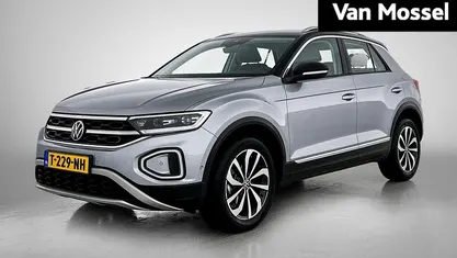Grijs Occasion 2023 VW T-Roc Pro SUV | € 28.900 (Eerlijke prijs)