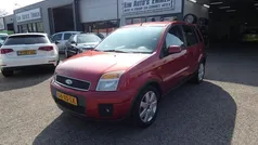 Rood Gebruikt 2007 Ford Fusion Futura MPV | € 1.950 (Eerlijke prijs)