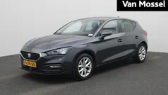 Grijs Gebruikt 2022 Seat Leon Business Hatchback | € 18.900 (Eerlijke prijs)
