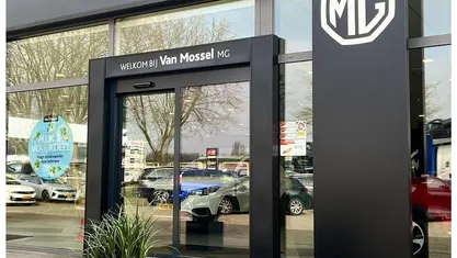 Oranje Gebruikt 2024 MG MG4 EV Trophy Hatchback | € 28.995 (Eerlijke prijs)