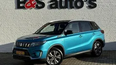 Blauw, metallic lak Gebruikt 2023 Suzuki Vitara SUV | € 24.700 (Eerlijke prijs)
