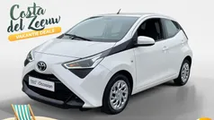 Wit Gebruikt 2021 Toyota Aygo X-play Hatchback | € 13.450 (Eerlijke prijs)