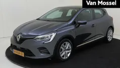 Grijs Gebruikt 2020 Renault Clio V Zen Hatchback | € 14.935 (Eerlijke prijs)
