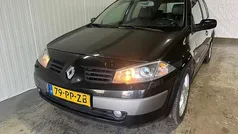 Zwart Gebruikt 2004 Renault Mégane II Luxe Hatchback | € 1.100 (Goede deal)