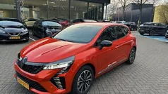 Oranje Gebruikt 2025 Renault Clio V Esprit Alpine Hatchback | € 26.400 (Eerlijke prijs)