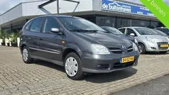 Grijs Gebruikt 2006 Nissan Almera Tino MPV | € 1.799 (Eerlijke prijs)