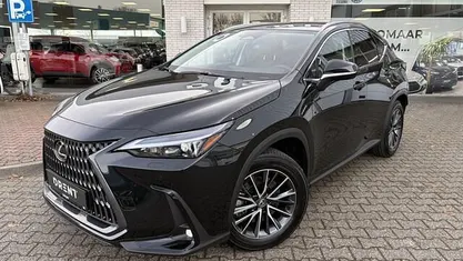 Zwart (metallic) Occasion 2025 Lexus NX450h+ Luxury Line SUV | € 55.495 (Goede deal)