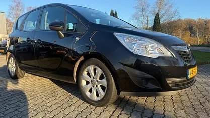 Zwart Gebruikt 2011 Opel Meriva Cosmo MPV | € 4.550 (Eerlijke prijs)