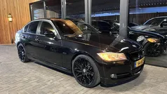 Zwart Gebruikt 2009 BMW 325 Executive Sedan | € 7.950 (Eerlijke prijs)