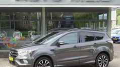 Grijs Gebruikt 2017 Ford Kuga ST-Line SUV | € 14.495 (Eerlijke prijs)
