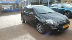 Zwart Gebruikt 2017 Fiat Punto Lounge Hatchback | € 8.745 (Eerlijke prijs)