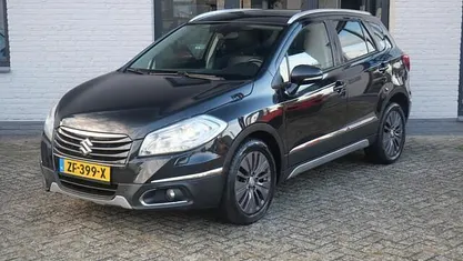 Zwart Gebruikt 2014 Suzuki SX4 SUV | € 12.500 (Eerlijke prijs)