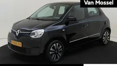 Zwart Gebruikt 2020 Renault Twingo Intens Hatchback | € 12.940 (Eerlijke prijs)