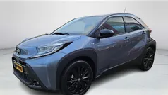 Grijs Gebruikt 2024 Toyota Aygo Pulse Hatchback | € 19.900 (Eerlijke prijs)