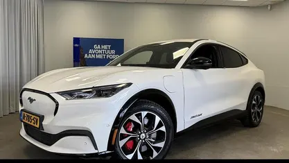 Occasion 2022 Ford Mustang Mach-E SUV | € 30.945 (Eerlijke prijs)