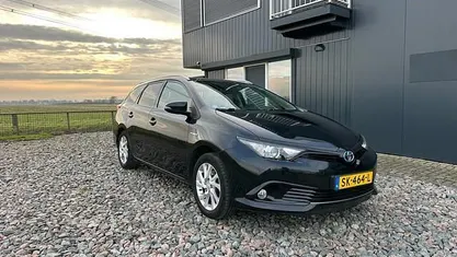 Zwart Occasion 2018 Toyota Auris Hatchback | € 12.250 (Eerlijke prijs)