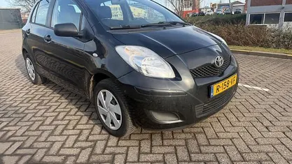 Occasion Toyota Yaris Cool 69 PK (50 kW) 2011 Zwart Hatchback