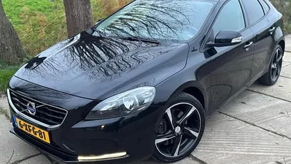 Gebruikt 2014 Volvo V40 Hatchback | € 4.990 (Eerlijke prijs)
