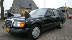 Zwart Gebruikt 1987 Mercedes 200 Sedan | € 4.250