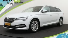 Wit Gebruikt 2021 Skoda Superb Sport Stationwagen | € 23.940 (Eerlijke prijs)