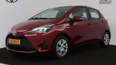 Rood Gebruikt 2018 Toyota Yaris Hybrid Active Hatchback | € 16.945 (Eerlijke prijs)