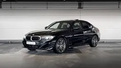 Zwart Gebruikt 2024 BMW 320e Shadowline Sedan | € 44.900 (Eerlijke prijs)