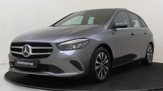 Grijs Gebruikt 2019 Mercedes B180 Business MPV | € 22.625 (Goede deal)