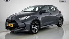 Grijs Gebruikt 2022 Toyota Yaris Hybrid Limited Hatchback | € 21.950 (Eerlijke prijs)