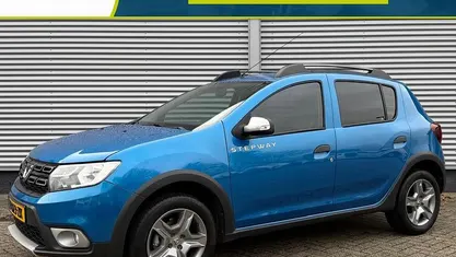 Blauw Occasion 2023 Dacia Sandero Stepway Hatchback | € 13.485 (Super prijs)