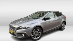 Gebruikt 2015 Volvo V40 CC Momentum Stationwagen | € 14.850 (Eerlijke prijs)