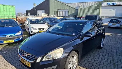 Occasion 2011 Volvo V60 Momentum Stationwagen | € 3.500 (Super prijs)