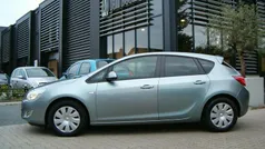 Grijs Gebruikt 2011 Opel Astra Edition Hatchback | € 6.850 (Eerlijke prijs)