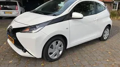 Wit Gebruikt 2015 Toyota Aygo Hatchback | € 6.850 (Eerlijke prijs)
