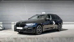 Zwart Gebruikt 2023 BMW 530e M Sport Stationwagen | € 48.900 (Eerlijke prijs)