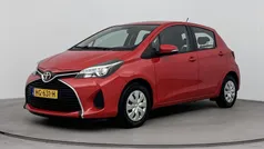 Rood Gebruikt 2015 Toyota Yaris Hatchback | € 9.945 (Eerlijke prijs)