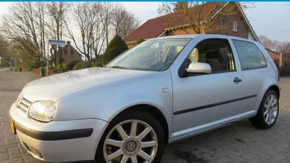 Occasion VW Golf IV 105 PK (77 kW) 2001 Grijs Hatchback