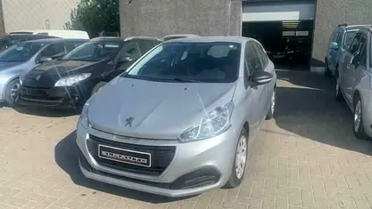 Grijs Gebruikt 2015 Peugeot 208 Active Hatchback | € 5.750 (Goede deal)