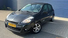 Zwart Gebruikt 2011 Renault Clio II Hatchback | € 2.950 (Eerlijke prijs)