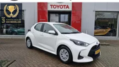 Wit Gebruikt 2023 Toyota Yaris Hybrid Active Hatchback | € 23.149 (Eerlijke prijs)