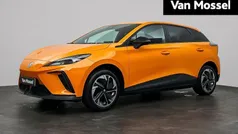Oranje Gebruikt 2023 MG MG4 EV Comfort Hatchback | € 22.245 (Goede deal)