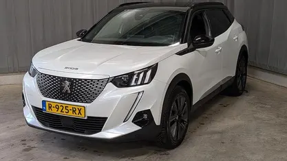 Gebruikt 2022 Peugeot e-2008 GT SUV | € 19.395 (Eerlijke prijs)