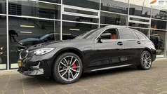 Zwart Gebruikt 2021 BMW 330 Executive Stationwagen | € 27.950 (Goede deal)