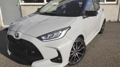 Wit Gebruikt 2022 Toyota Yaris Hybrid Sport Hatchback | € 25.500 (Eerlijke prijs)