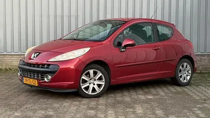 Rood Occasion 2006 Peugeot 207 Hatchback | € 1.490 (Eerlijke prijs)